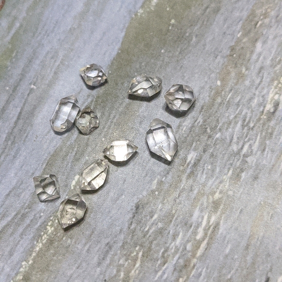 Herkimer Diamonds (extremely high quality) PRICE IS FOR ONE DIAMONDS 💎 - Picture 3 of 4